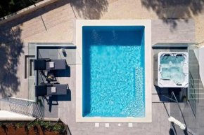 Villa LULU with heated pool, sauna & hot tub